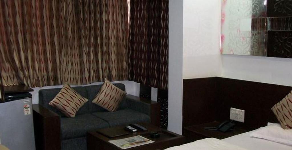 Hotel Palm View Residency Vadodara Eksteriør bilde