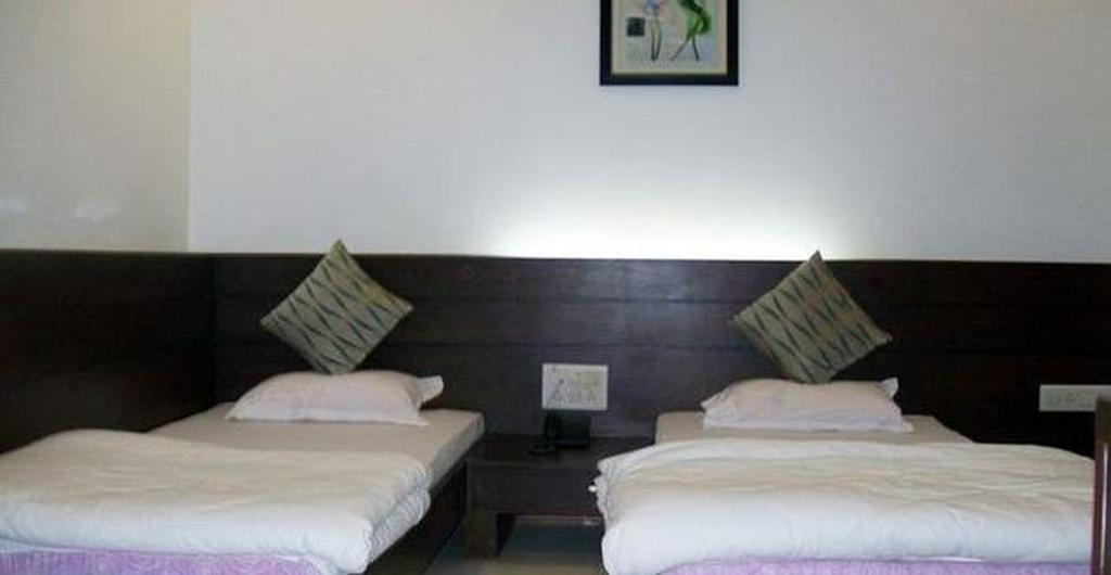 Hotel Palm View Residency Vadodara Eksteriør bilde